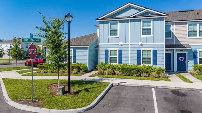 Building Photo - Oakleaf Plantation 3-Bedroom Townhouse in Towering Oaks – Spacious 1450 Sq Ft Living with 2 Full ...