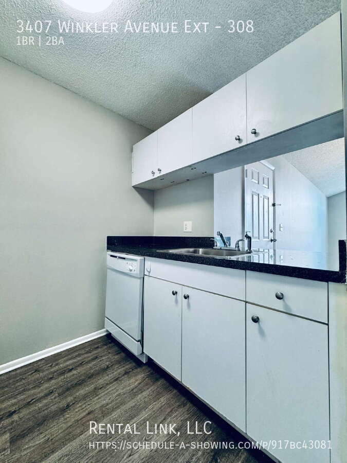 Building Photo - 3407 Winkler Ave Ext