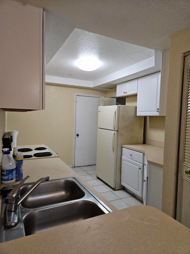 Building Photo - 761 SW 148th Ave