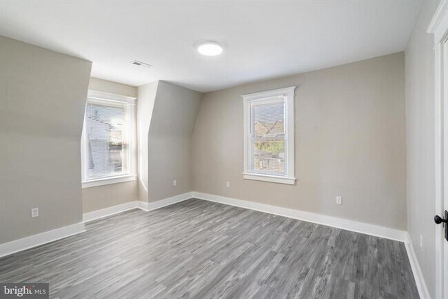 Building Photo - 3408 W Forest Park Ave