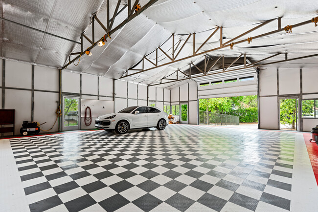 Building Photo - 28051 Balkins Dr