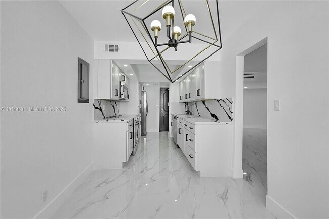 Building Photo - 100 Golden Isles Dr