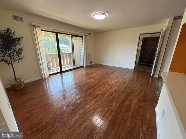 Building Photo - 1502 The Woods