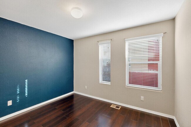Building Photo - Executive 2 story Town house 4 Bedroom 3 b...