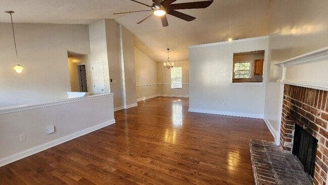 Building Photo - 56 Trillium Trail NE