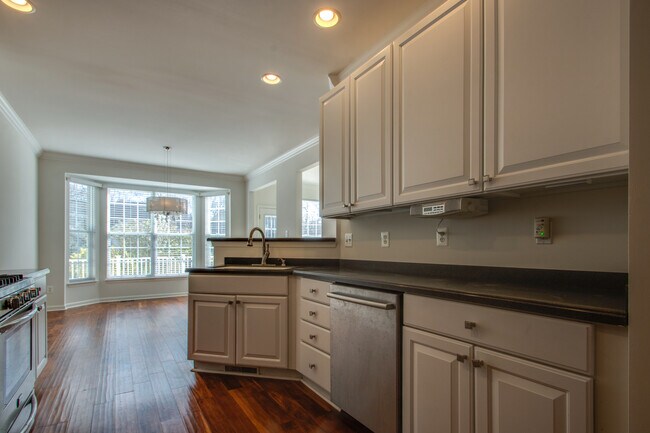 Building Photo - 30 Wanoma Cir