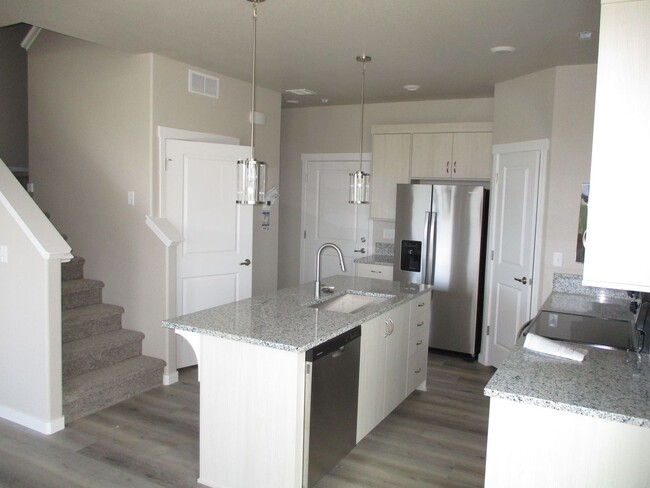Building Photo - Brand New Berthoud Property facing the Mou...