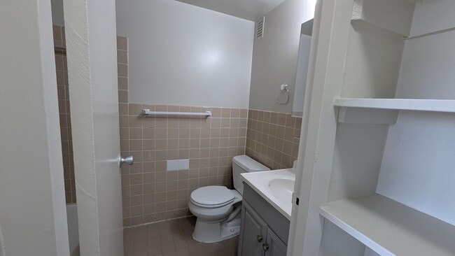 Building Photo - Cozy 1 Bed 1 Bath Condo In Vibrant Pavilion On The Park