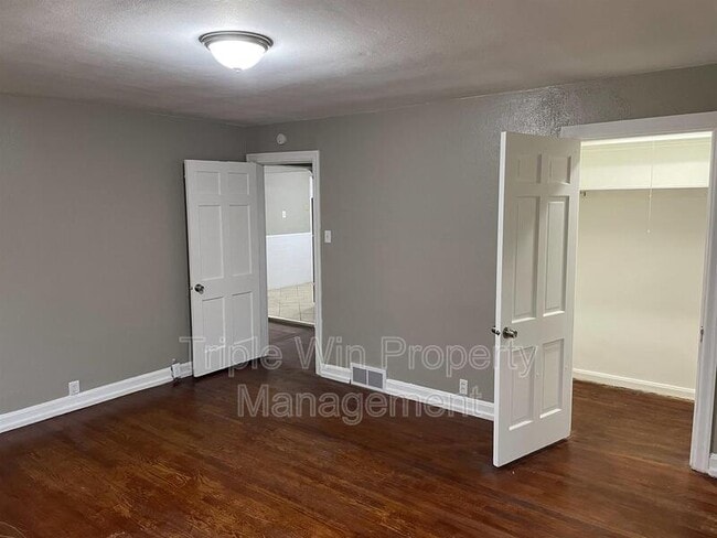 Building Photo - 2139 Kappel Dr
