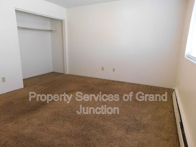 Building Photo - 3245 Downey Ct