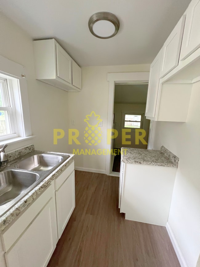 Building Photo - Recently renovated 2 bedrooms 1 bath