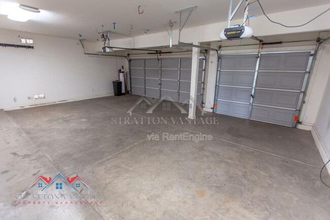 Building Photo - 14099 W Riviera Dr