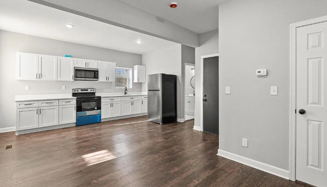 Building Photo - 2301 Whittier Ave