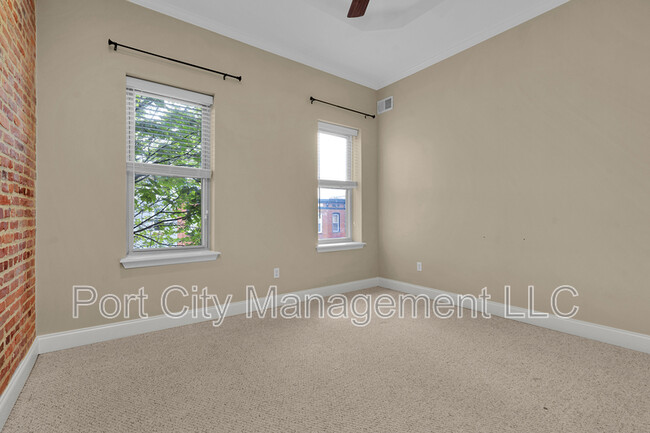 Building Photo - 131 S Bouldin St