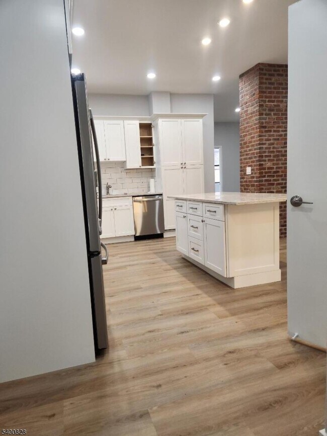 Building Photo - 111 Mulberry St