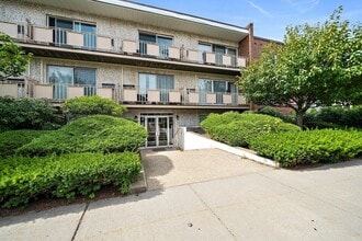 Building Photo - 383 Langley Rd