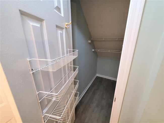 Building Photo - 9547 Daly Dr