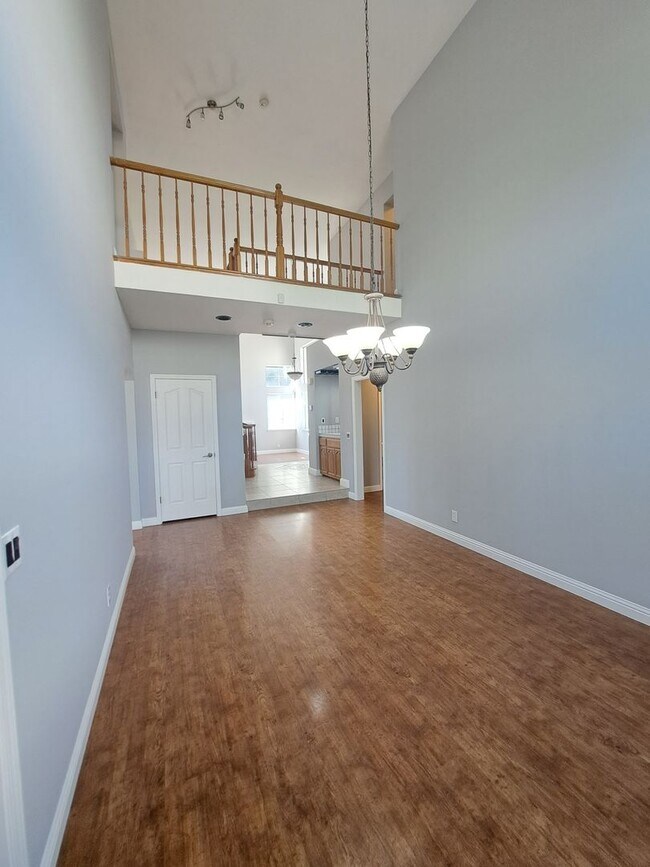 Building Photo - Expansive Oasis with a Guest House, Pool, ...