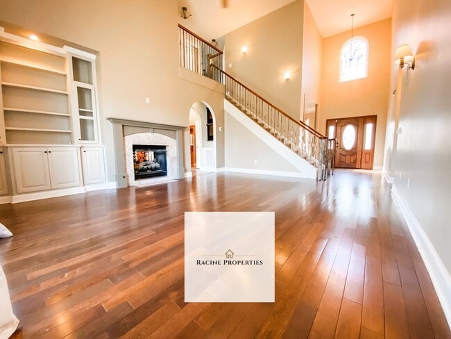 Building Photo - **Your Dream Home Awaits in This Exceptional Cul-de-Sac Retreat**