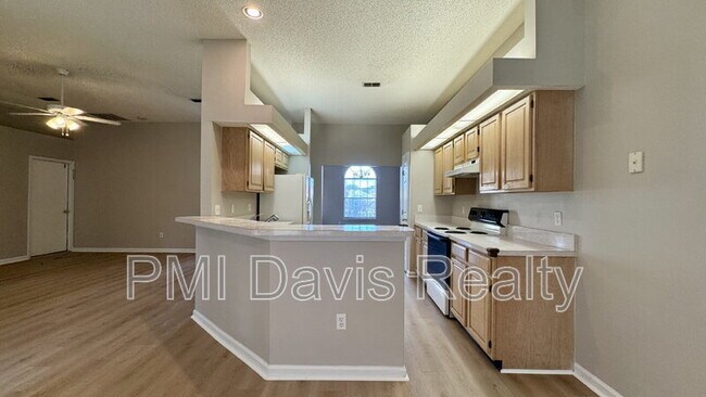 Building Photo - 9092 Camshire Dr