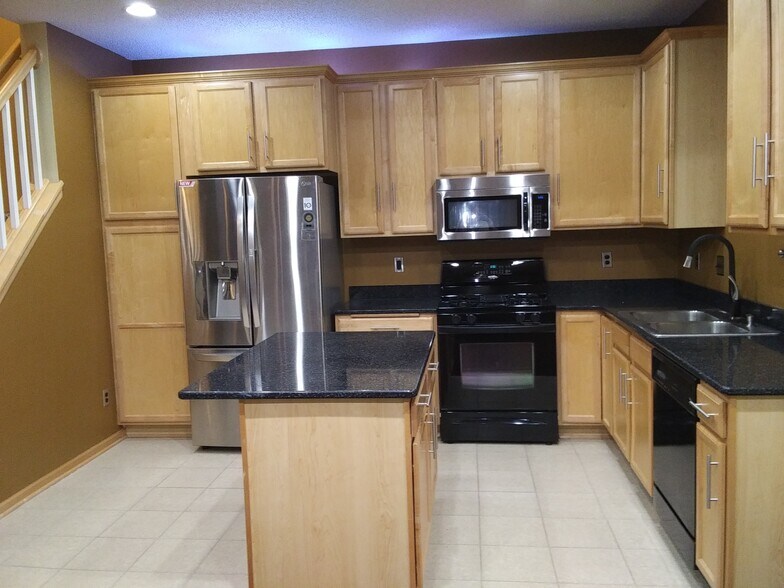 Building Photo - 7618 Parkridge Way