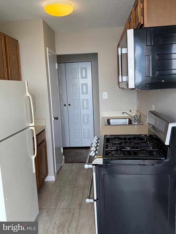 Building Photo - 501 Slaters Ln