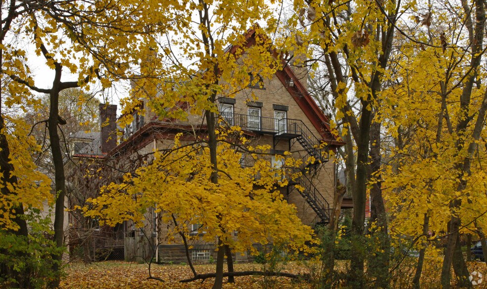 Building Photo - The Lorrie