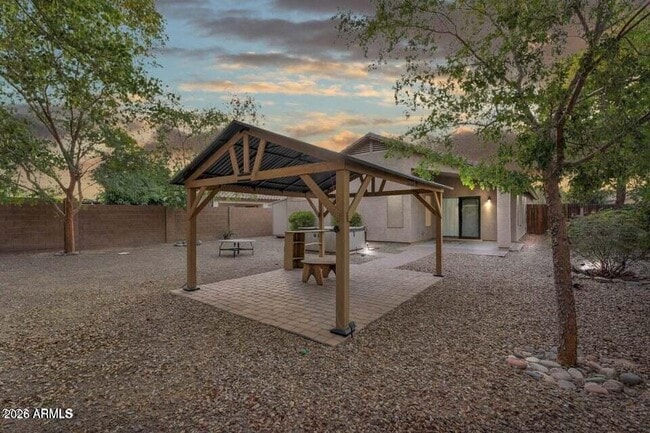 Building Photo - 42059 W Cheyenne Dr