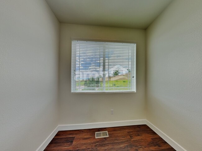 Building Photo - 15091 West 82nd Place