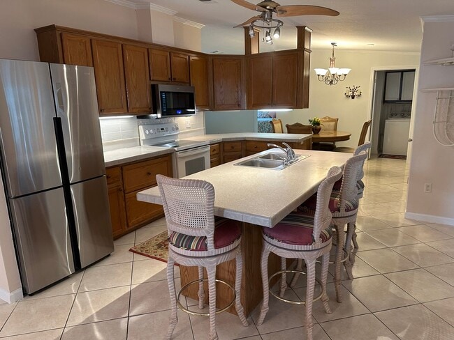 Building Photo - Spacious 3BR Single-Family Home Near Downtown Naples & Beaches