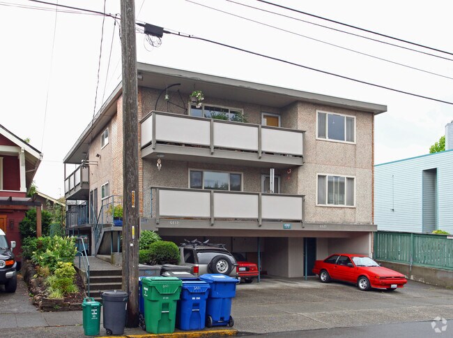 Primary Photo - 6519 Phinney Ave N