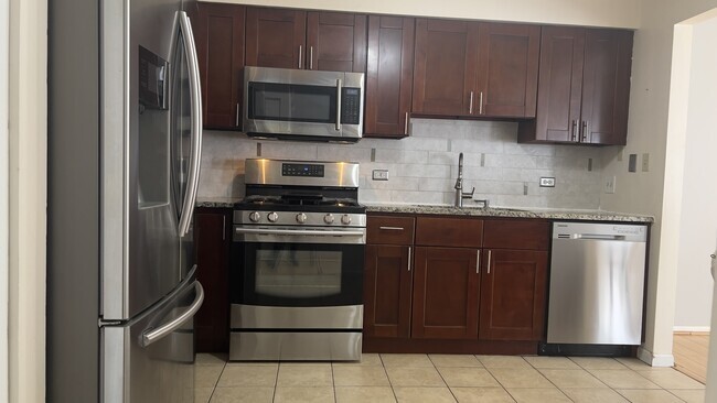 Building Photo - 385 Grissom Ct