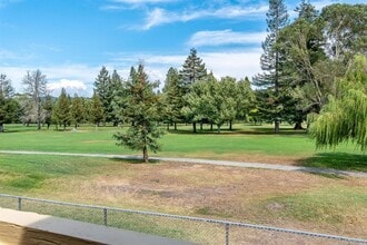 Building Photo - Convenient 2 Bedroom Condo in Bennett Valley