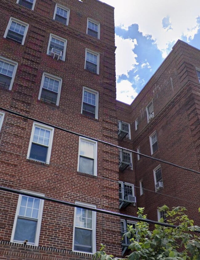 Building Photo - 41-44 44th St