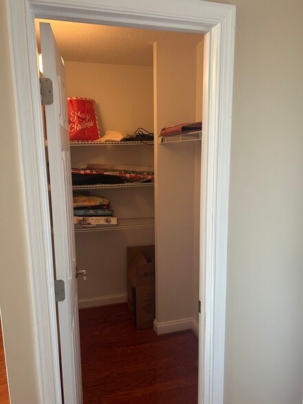 Coat Closet/Storage - 4500 S Four Mile Run Dr