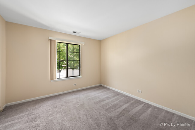 Building Photo - 404 Sandalwood Ln
