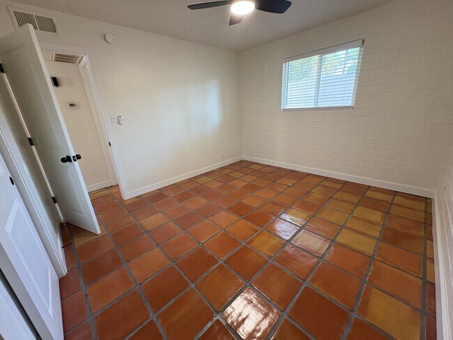 Building Photo - 817 S Melody Ln
