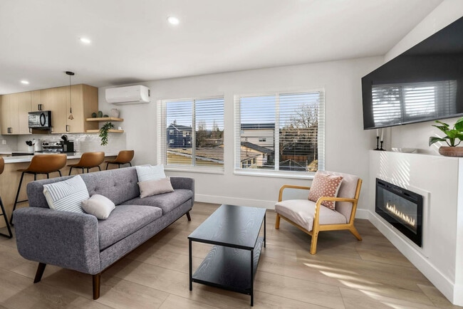 Building Photo - 7719 Renton Ave S