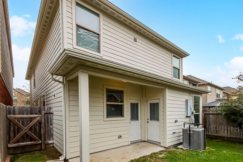 Building Photo - 17115 Amarose Dr