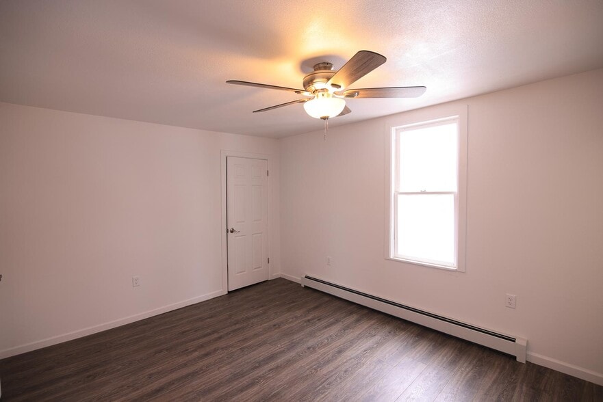 Master Bedroom - 635 Elm Ave