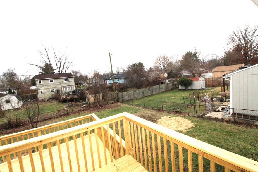 Building Photo - 5071 Albany Dr