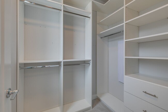 Building Photo - *Beautiful Modern 3 Bed Kirkland Townhome Available Now!*