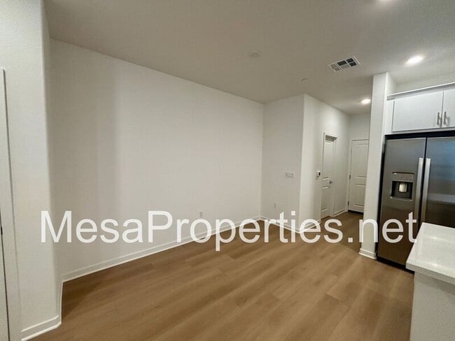 Building Photo - 2601 Cloudview Privado