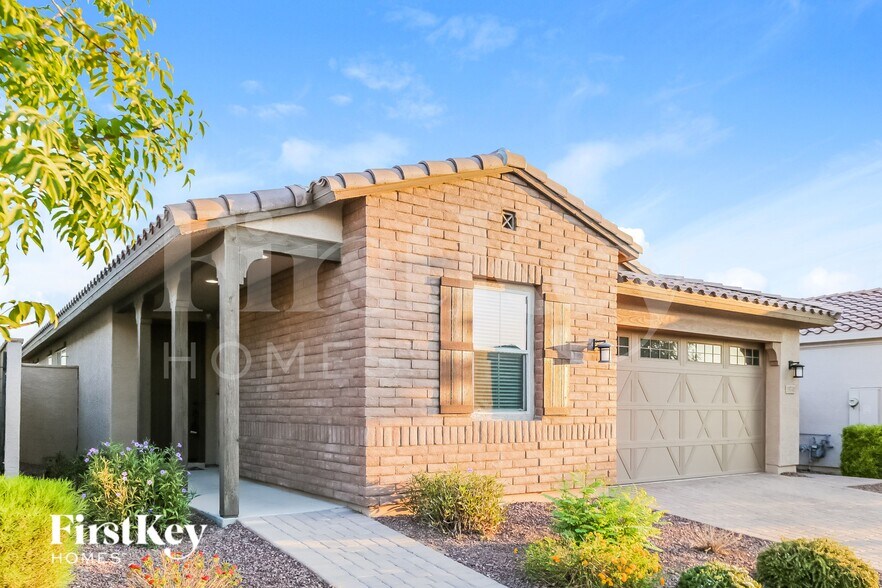 Building Photo - 19748 W Devonshire Ave