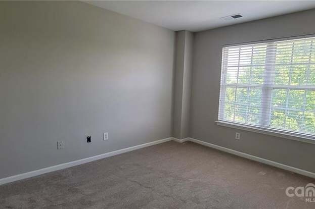 Building Photo - 16213 Peachmont Dr