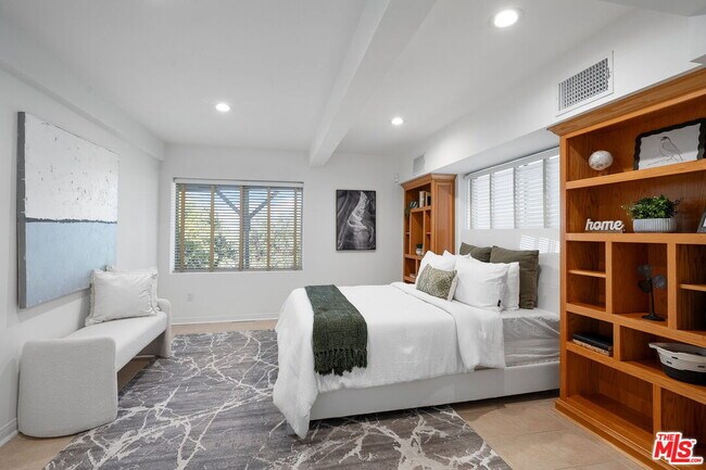 Building Photo - 11543 Sunshine Terrace