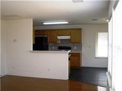 Building Photo - 15534 Sarah's Creek Dr