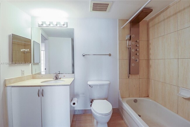 Building Photo - 1750 N Bayshore Dr