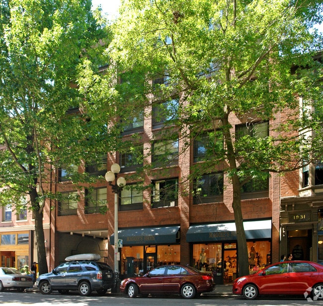 Primary Photo - Livingston Baker Apartments