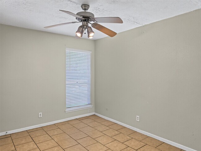 Building Photo - 123 Asheboro Dr